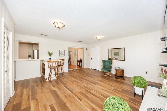 8567 N Essen Heights Ct, Baton Rouge, LA 70809