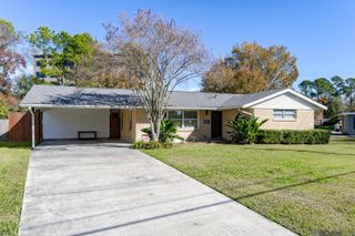 8567 N Essen Heights Ct, Baton Rouge, LA 70809