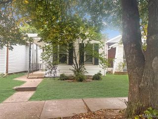 5613 Pennsylvania Avenue, St Louis, MO 63111