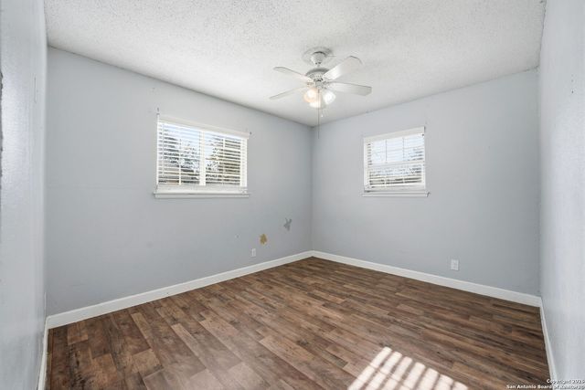 126 Meadow Way, Converse, TX 78109