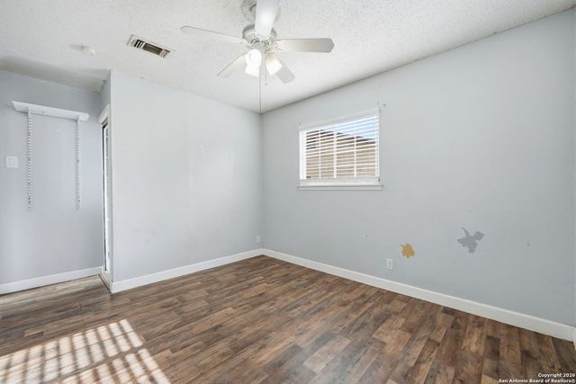 126 Meadow Way, Converse, TX 78109