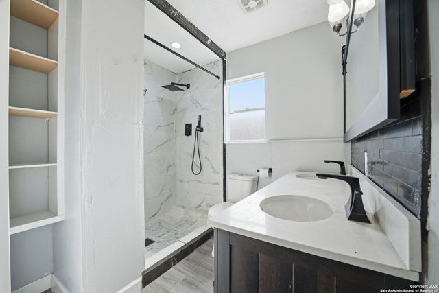 126 Meadow Way, Converse, TX 78109