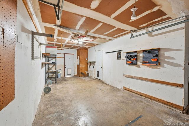 126 Meadow Way, Converse, TX 78109