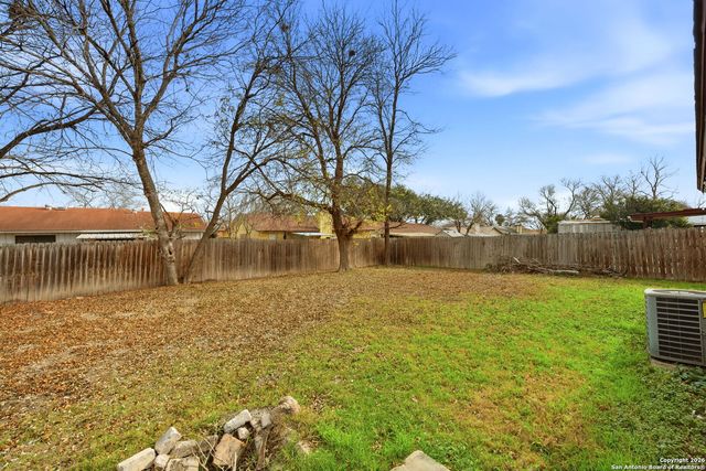 126 Meadow Way, Converse, TX 78109