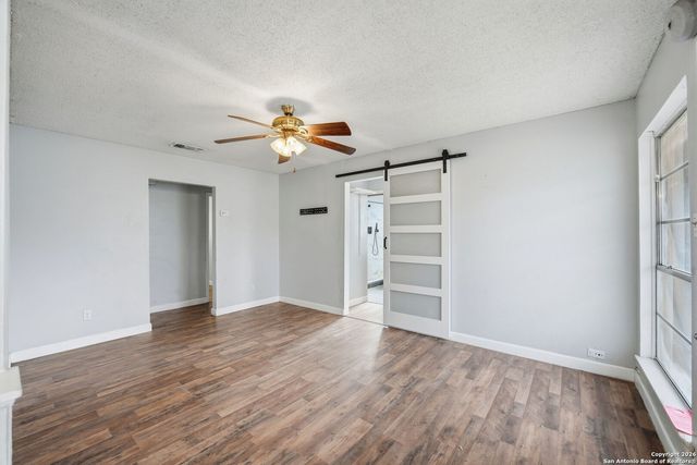 126 Meadow Way, Converse, TX 78109