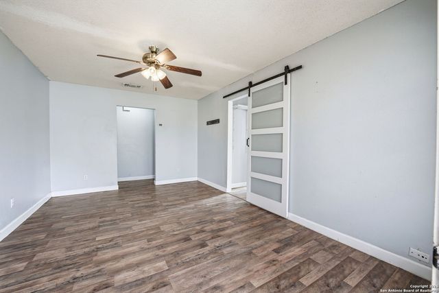 126 Meadow Way, Converse, TX 78109