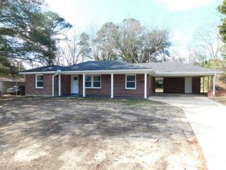 204 NW 3rd Street, Springhill, LA 71075