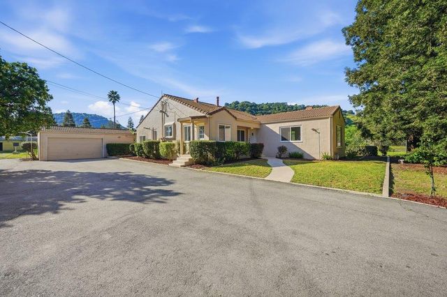 390 Kalana Avenue, Morgan Hill, CA 95037