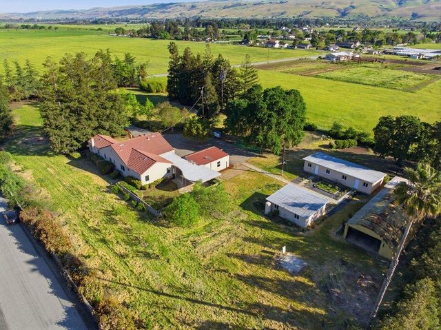 390 Kalana Avenue, Morgan Hill, CA 95037