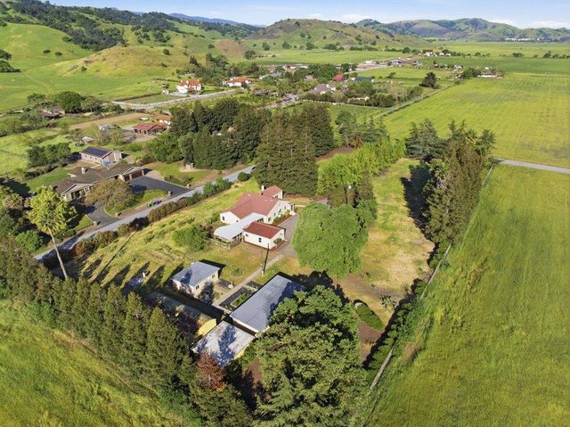 390 Kalana Avenue, Morgan Hill, CA 95037