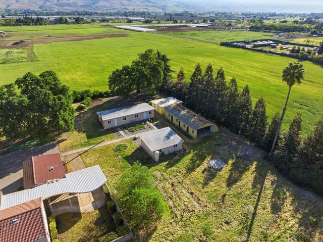 390 Kalana Avenue, Morgan Hill, CA 95037