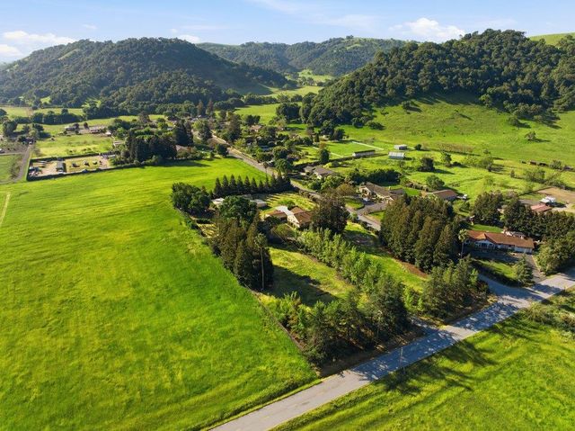 390 Kalana Avenue, Morgan Hill, CA 95037