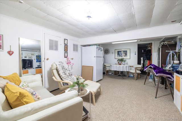 2934 Kinloch Road, Wantagh, NY 11793