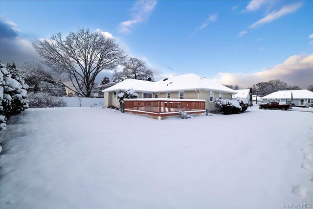 2934 Kinloch Road, Wantagh, NY 11793