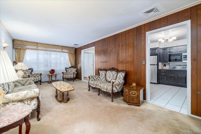 2934 Kinloch Road, Wantagh, NY 11793