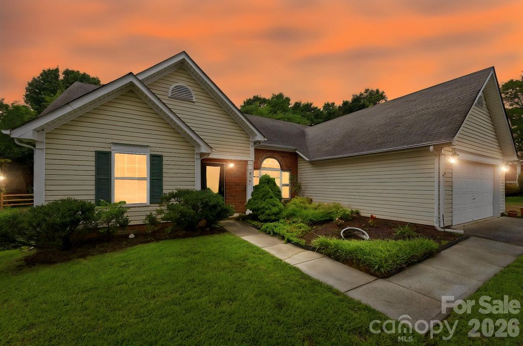 9421 Foggy Meadow Road, Charlotte, NC 28269