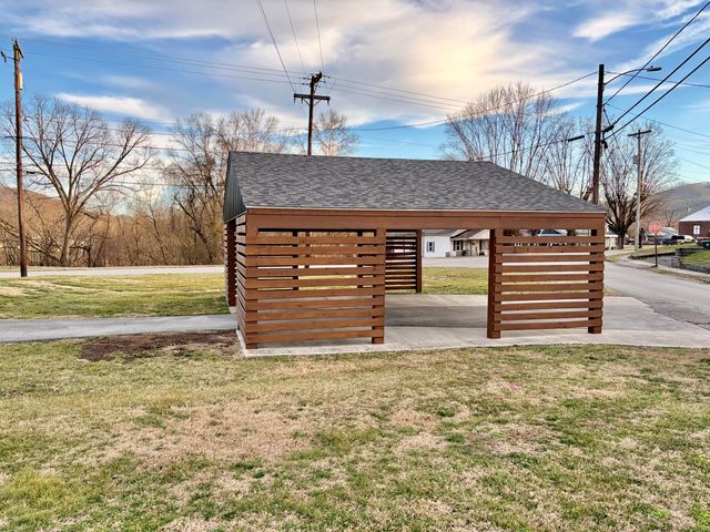 542 S 2nd Street, Williamsburg, KY 40769