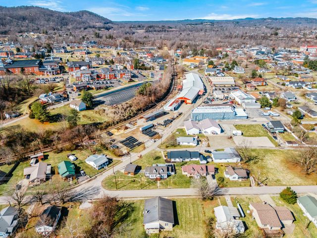 542 S 2nd Street, Williamsburg, KY 40769