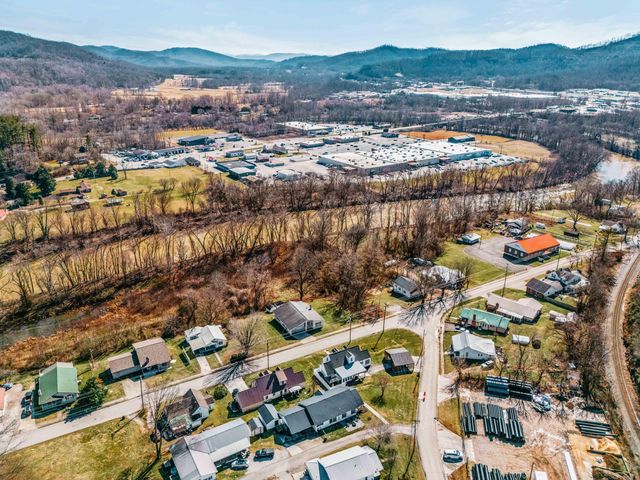 542 S 2nd Street, Williamsburg, KY 40769