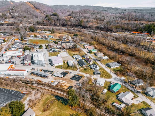 542 S 2nd Street, Williamsburg, KY 40769