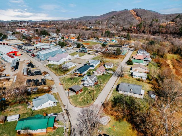 542 S 2nd Street, Williamsburg, KY 40769