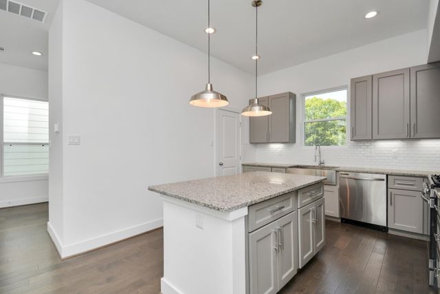 420 Janisch Road B, Houston, TX 77018