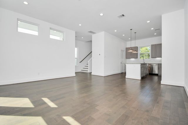 420 Janisch Road B, Houston, TX 77018