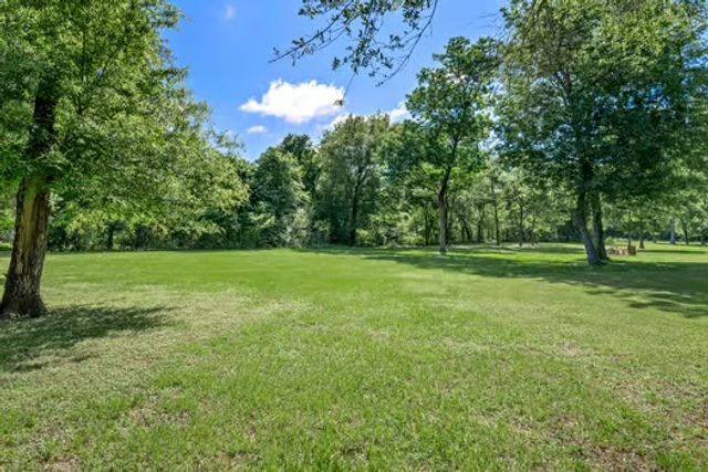 4529 Quiet Waters, North Zulch, TX 77872