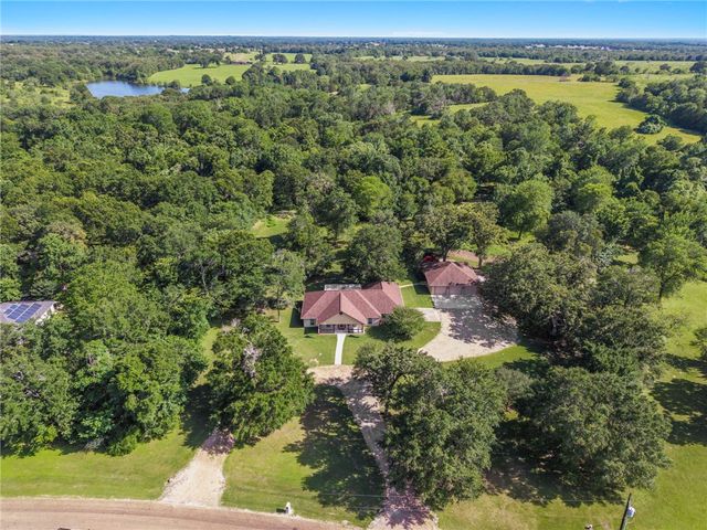 4529 Quiet Waters, North Zulch, TX 77872