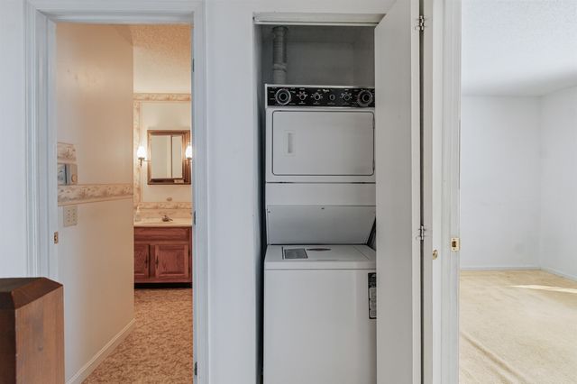 30 Hayes Avenue, South Burlington, VT 05403