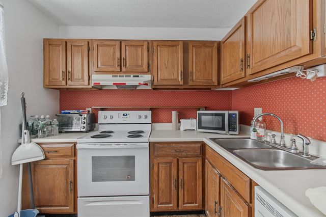 30 Hayes Avenue, South Burlington, VT 05403