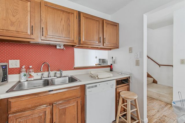 30 Hayes Avenue, South Burlington, VT 05403