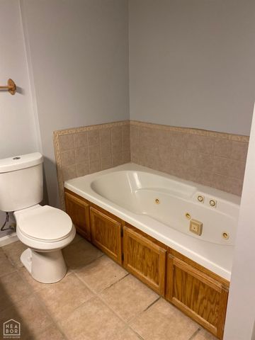 900 Gloucester Drive, Jonesboro, AR 72401