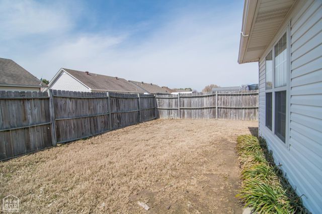 900 Gloucester Drive, Jonesboro, AR 72401