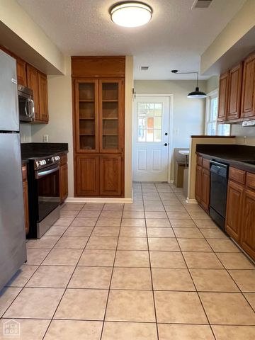 900 Gloucester Drive, Jonesboro, AR 72401