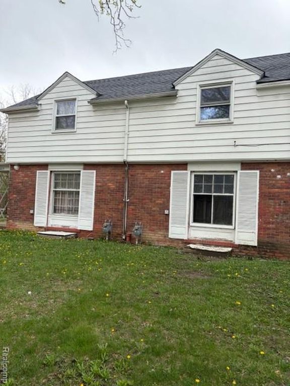16835 Evergreen Road, Detroit, MI 48219