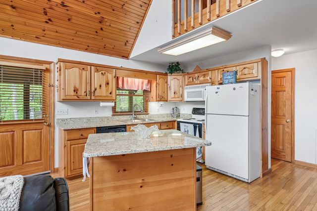 176 New Castle Road, Murphy, NC 28906