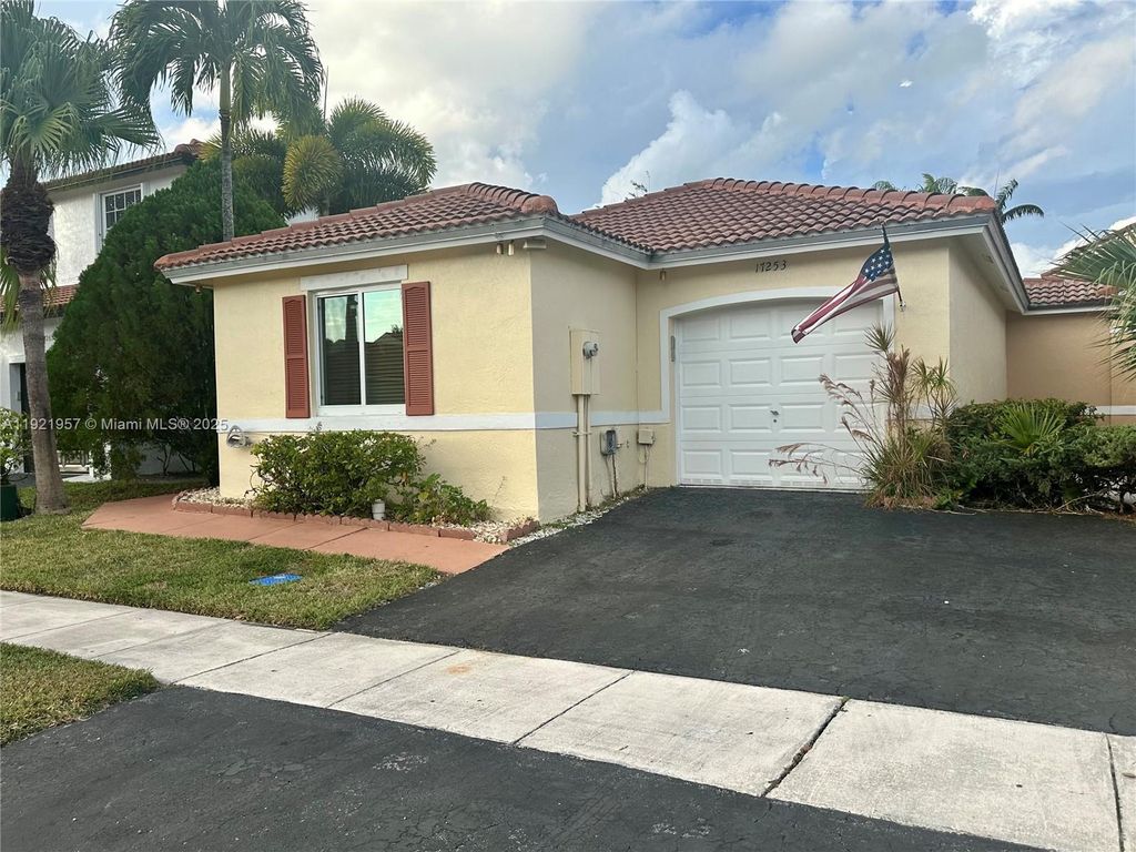 17253 NW 6th Ct, Pembroke Pines, FL 33029