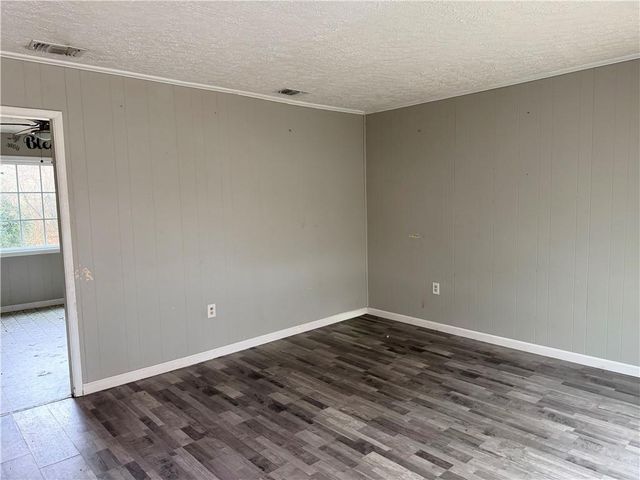 8 Westgate Park Drive, Newnan, GA 30263