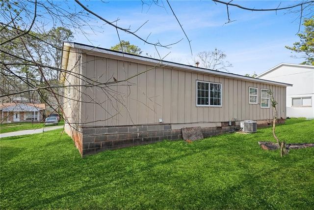 8 Westgate Park Drive, Newnan, GA 30263