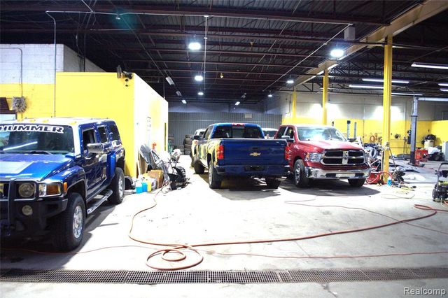 9350 NE Freeland Street, Detroit, MI 48228