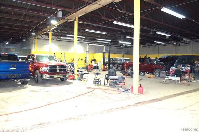 9350 NE Freeland Street, Detroit, MI 48228