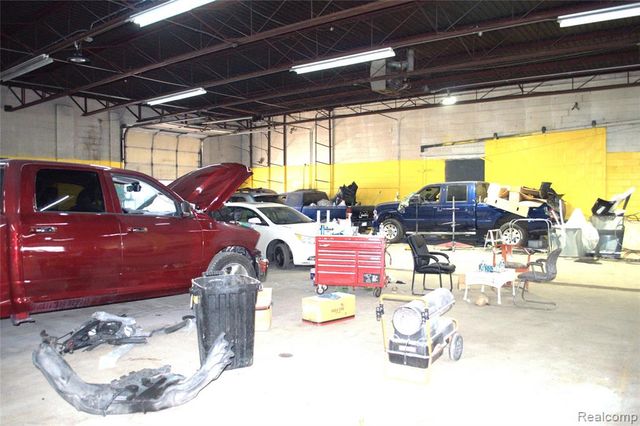 9350 NE Freeland Street, Detroit, MI 48228