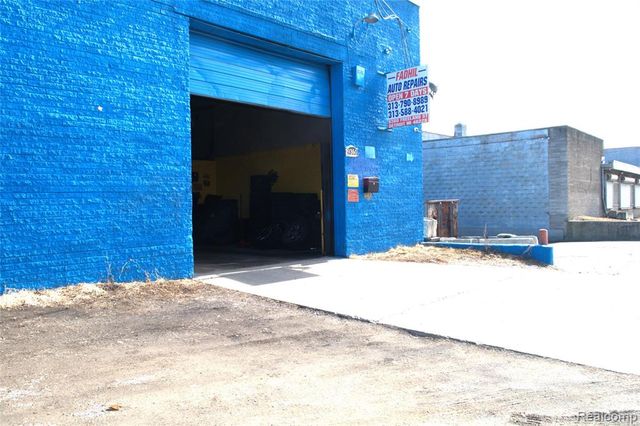 9350 NE Freeland Street, Detroit, MI 48228