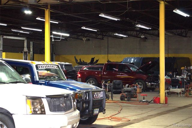 9350 NE Freeland Street, Detroit, MI 48228