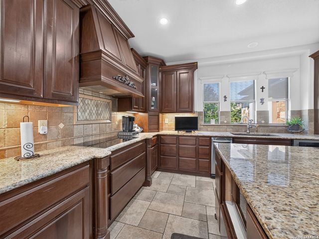 2131 Owl Branch, Canyon Lake, TX 78133