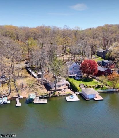 5 Oneida Ave, Hopatcong Boro, NJ 07843