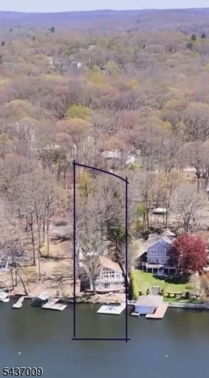 5 Oneida Ave, Hopatcong Boro, NJ 07843
