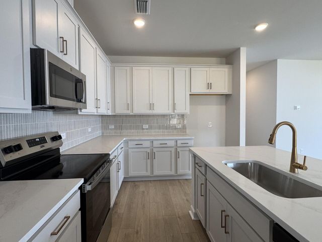 4008 Lemon Grass Lane, Ravenel, SC 29470