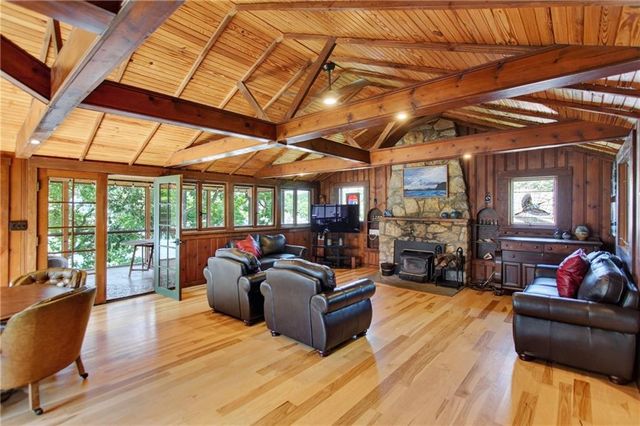 31 H Street, Lake Lotawana, MO 64086